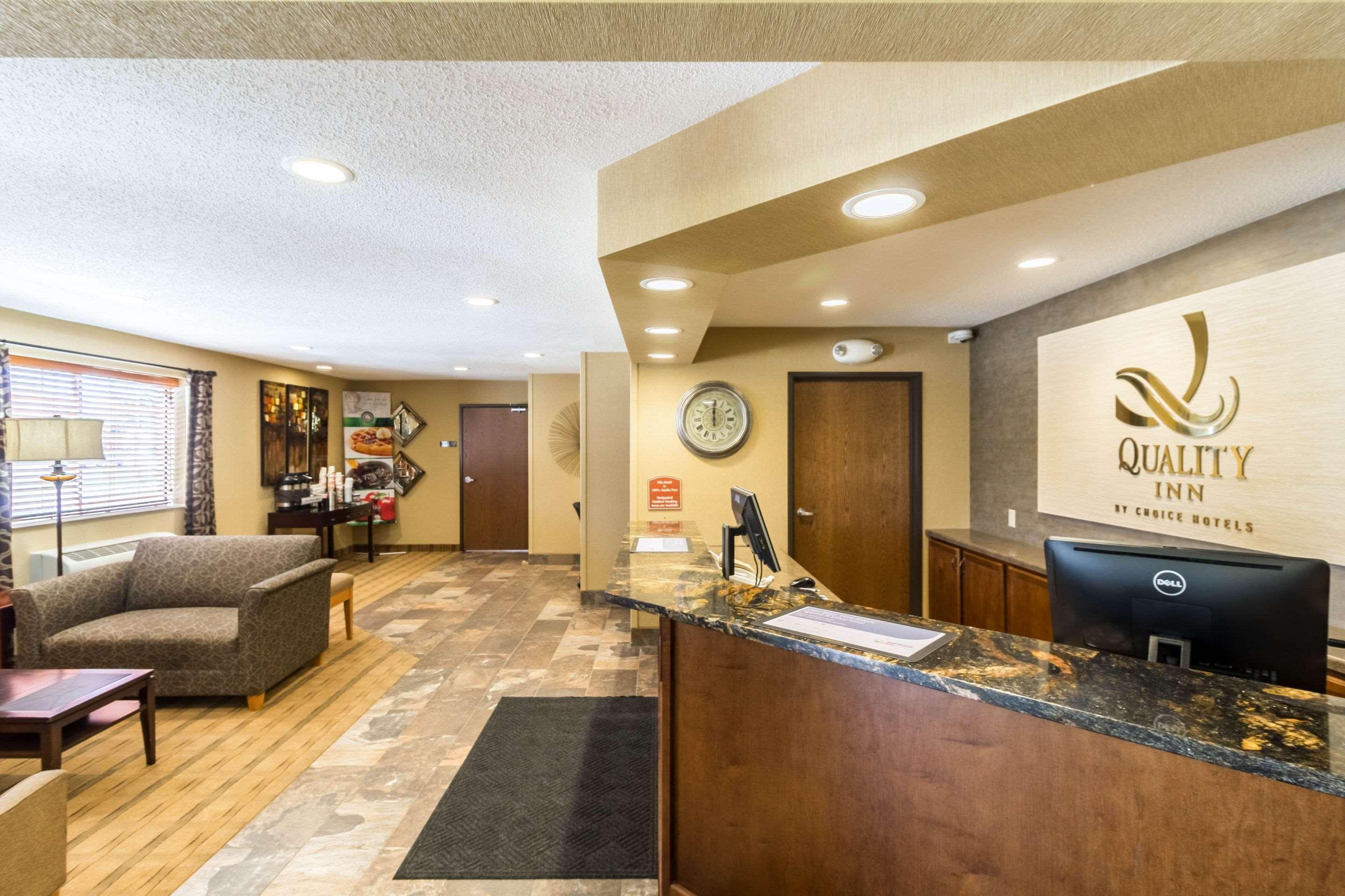 Quality Inn Marshall Mn Near University Exterior photo